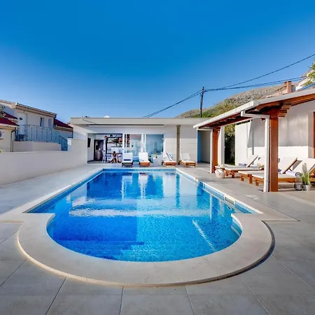 New! Seaview Matoli With Heated 50sqm Pool And 4 Bedrooms, Close To Split Villa Podstrana