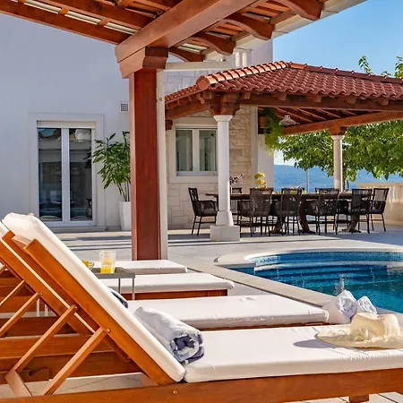 New! Seaview Matoli With Heated 50sqm Pool And 4 Bedrooms, Close To Split Villa *