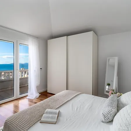 New! Seaview Matoli With Heated 50sqm Pool And 4 Bedrooms, Close To Split Villa Podstrana
