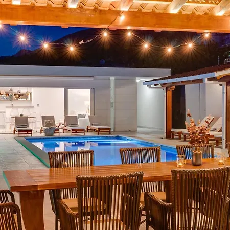 Villa New! Seaview Matoli With Heated 50sqm Pool And 4 Bedrooms, Close To Split Podstrana