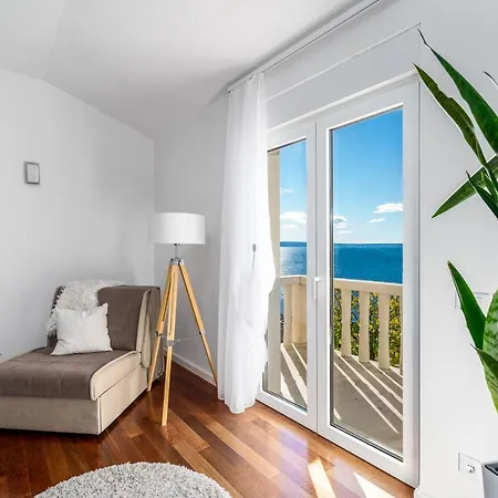 New! Seaview Matoli With Heated 50sqm Pool And 4 Bedrooms, Close To Split