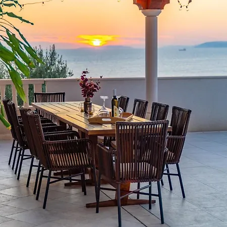 New! Seaview Matoli With Heated 50sqm Pool And 4 Bedrooms, Close To Split Podstrana