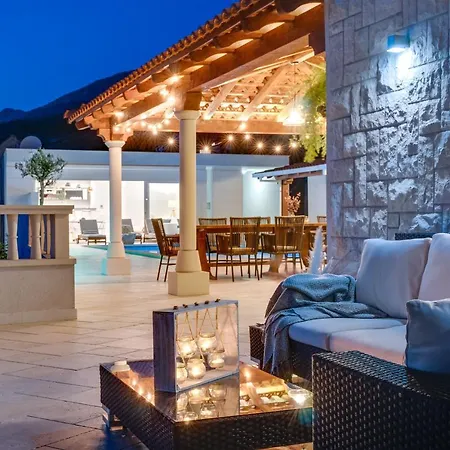New! Seaview Matoli With Heated 50sqm Pool And 4 Bedrooms, Close To Split