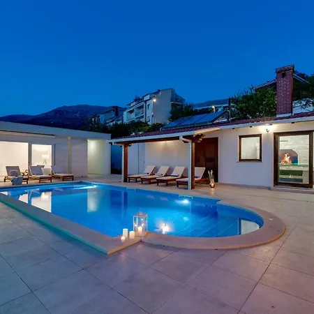 New! Seaview Matoli With Heated 50sqm Pool And 4 Bedrooms, Close To Split Villa