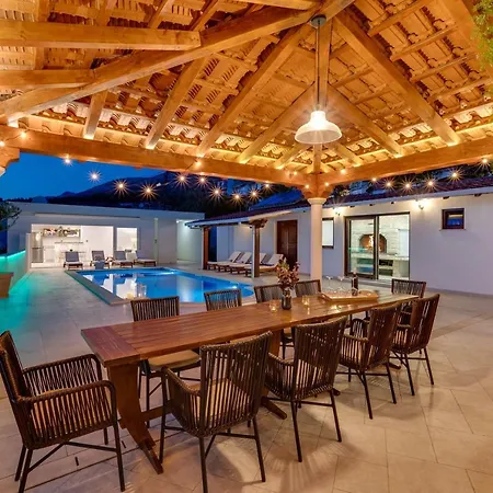 New! Seaview Matoli With Heated 50sqm Pool And 4 Bedrooms, Close To Split Villa